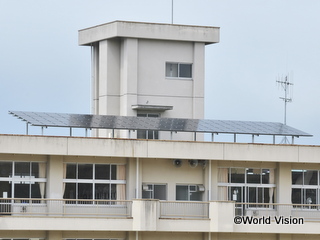 小学校に設置された、太陽光発電システム