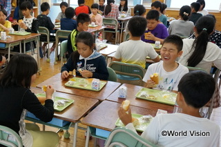 給食再開の様子