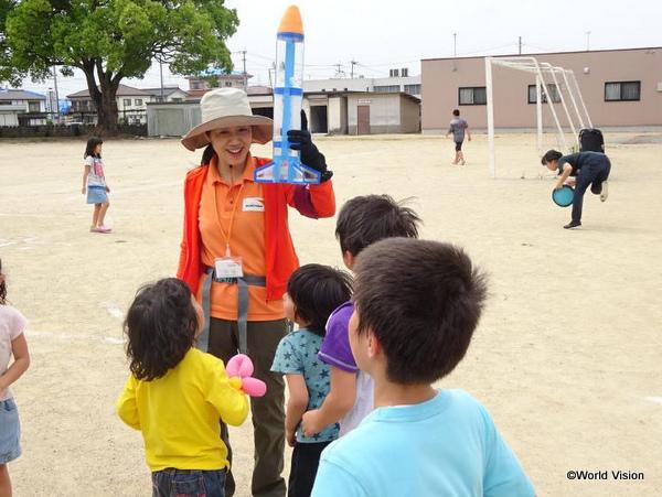 こどもの日イベントには、60 人以上の子どもたちが集まりました