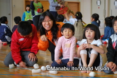 WVJ山野スタッフと子どもたち