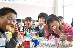 おかず給食支援のようす